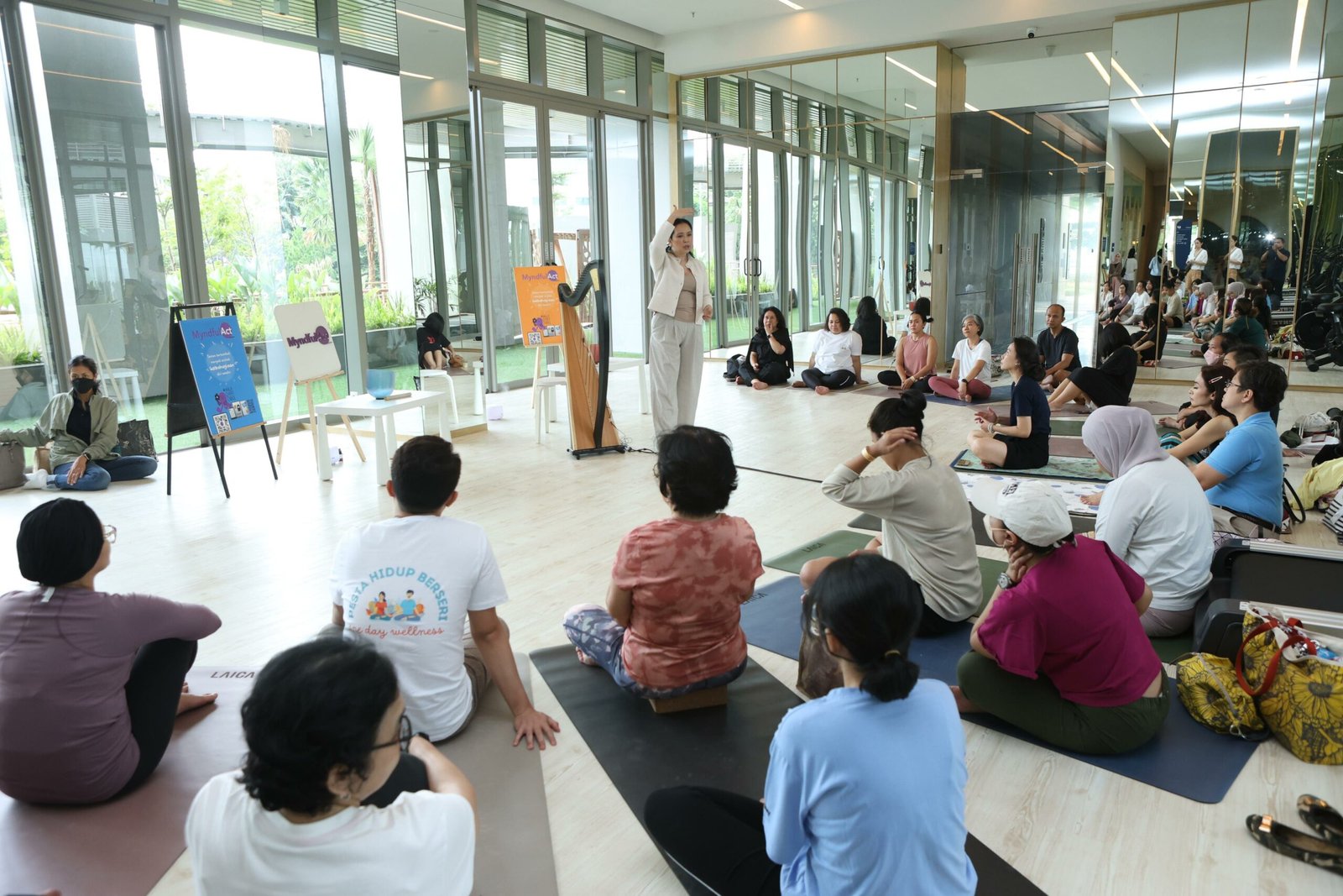 Sesi kelas mindful resonance dalam acara Pesta Hidup Berseri