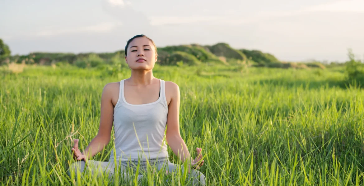 girl-sitting-grass