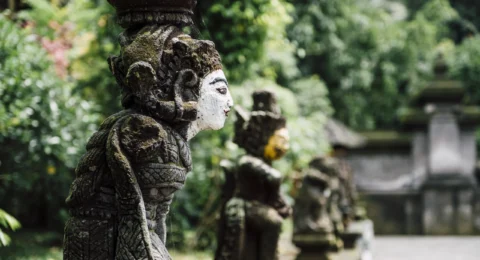 bali-statue-temple-indonesia