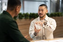 Feedback yang Tidak Mematikan: Cara Memberikan dan Menerima Feedback dengan Sadar